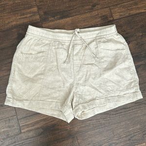 Old navy linen tan shorts with drawstring inside, elastic waist.